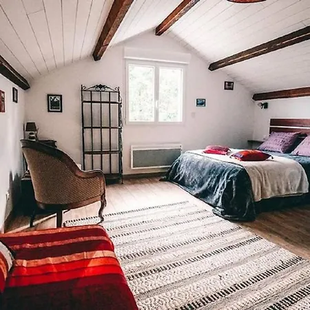 Au Fil De L Eau Bed and breakfast Pornic